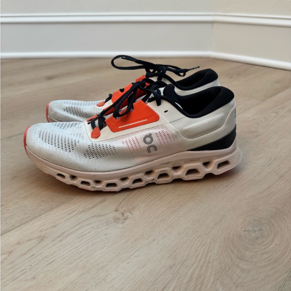 On Running cloudstratus size 9